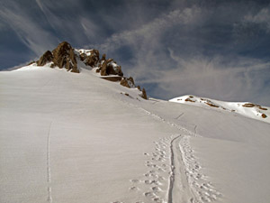 Salendo verso la strada militare