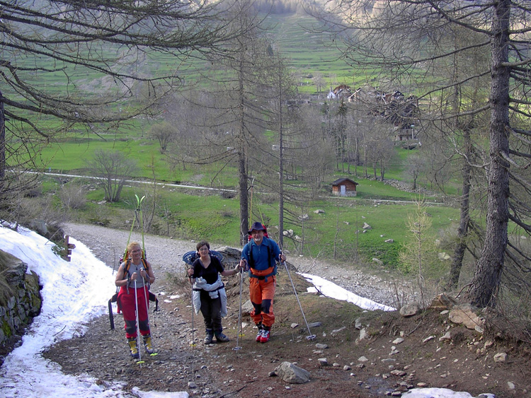 Cima Collalunga_03_strada Rif. Laus_Edo, Marisa, Pat