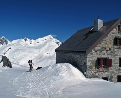 Pizzo Lucendro, visto dalla Rotondohütte