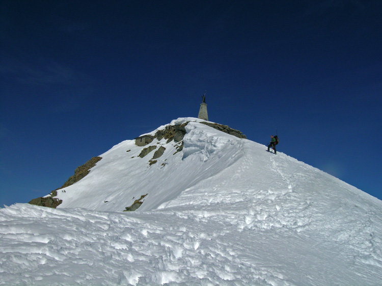 Colma_Mombarone_09_34_cresta_SE_Paolo