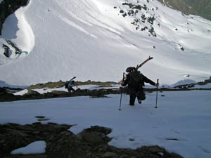 Salendo la bastionata sopra il colle Leynir